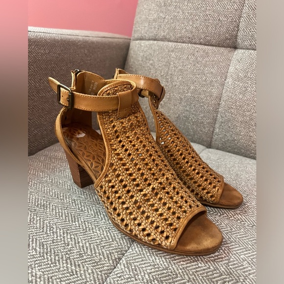 Baretraps Reatha Woven Open Mesh Heeled Peep Toe Zip Ankle Strap Sandals - Picture 2 of 13